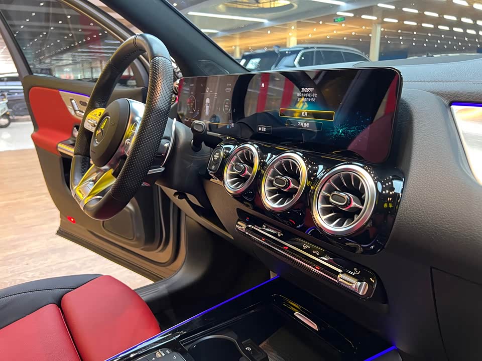 Mercedes-Benz GLA AMG Mercedes-Benz GLA AMG