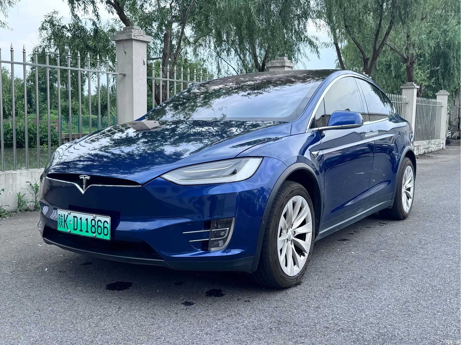 Tesla Model X, 2019 1