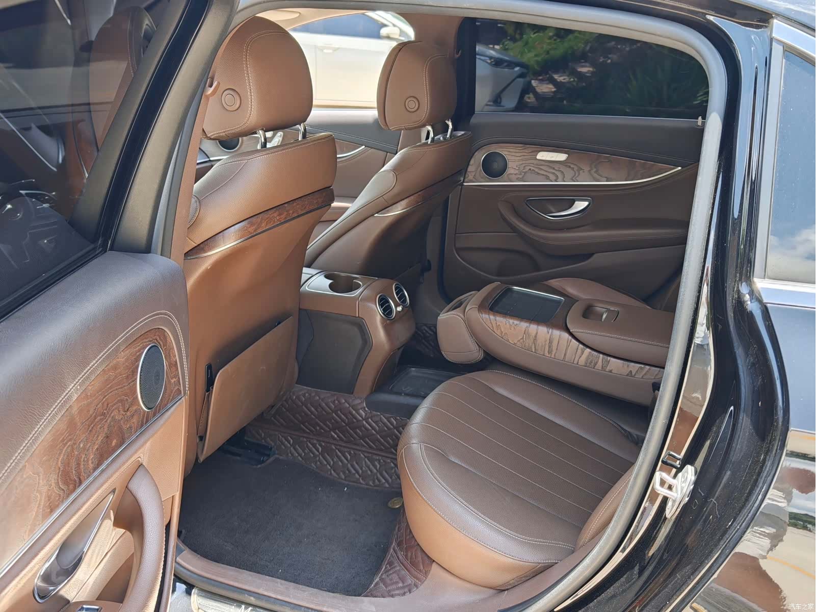 Mercedes-Benz E-Class, 2019 9