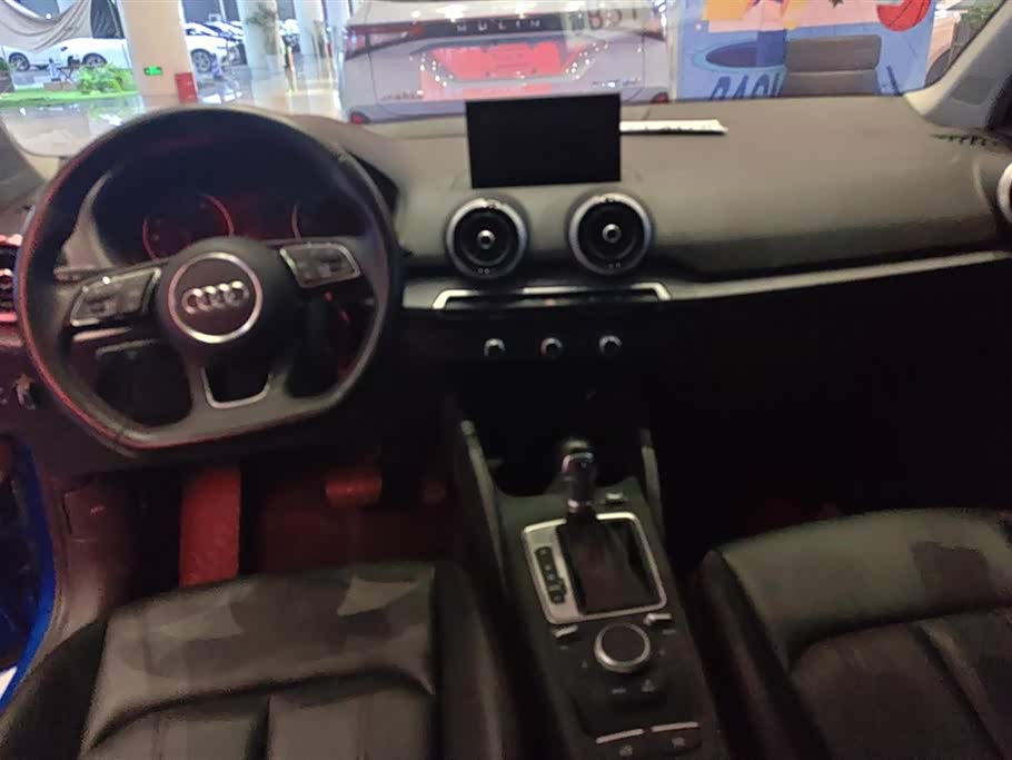 Audi Q2L