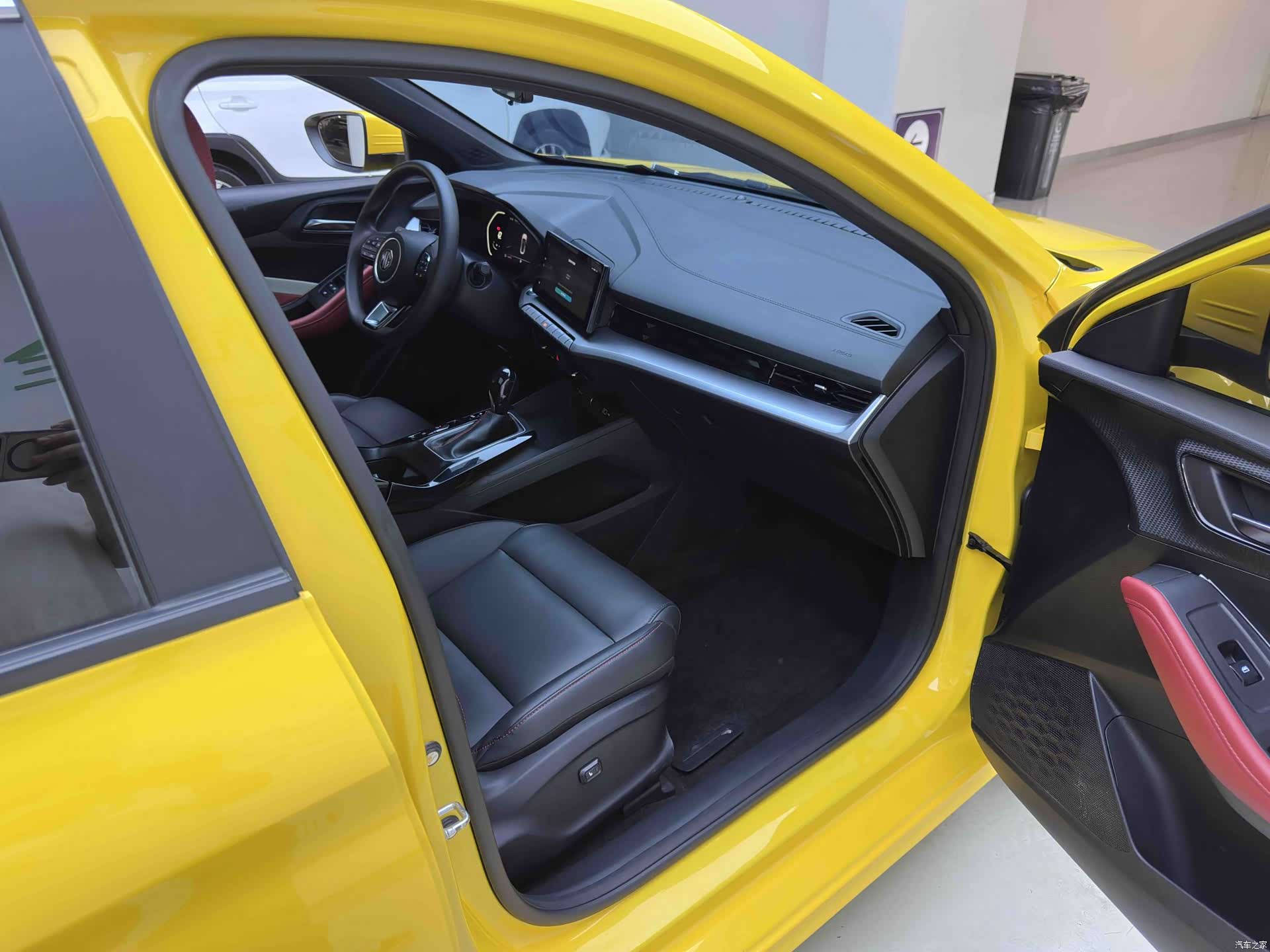 MG MG5, 2023 12