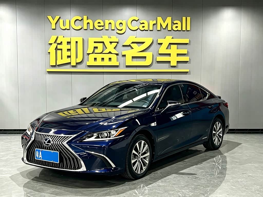 Lexus ES 2018 300h V