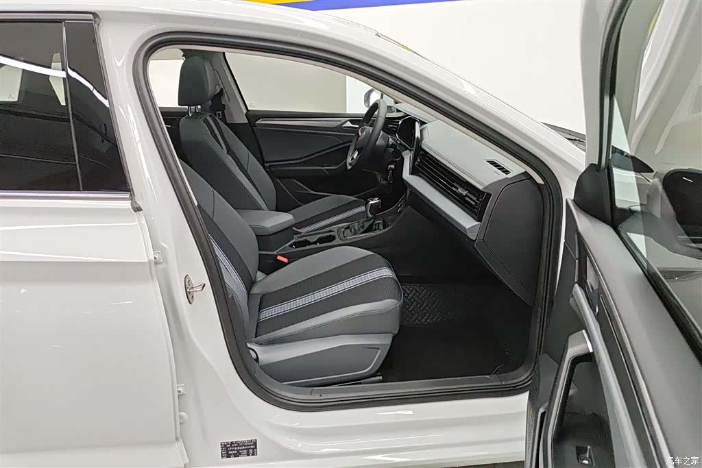 Volkswagen Sagitar, 2024 8