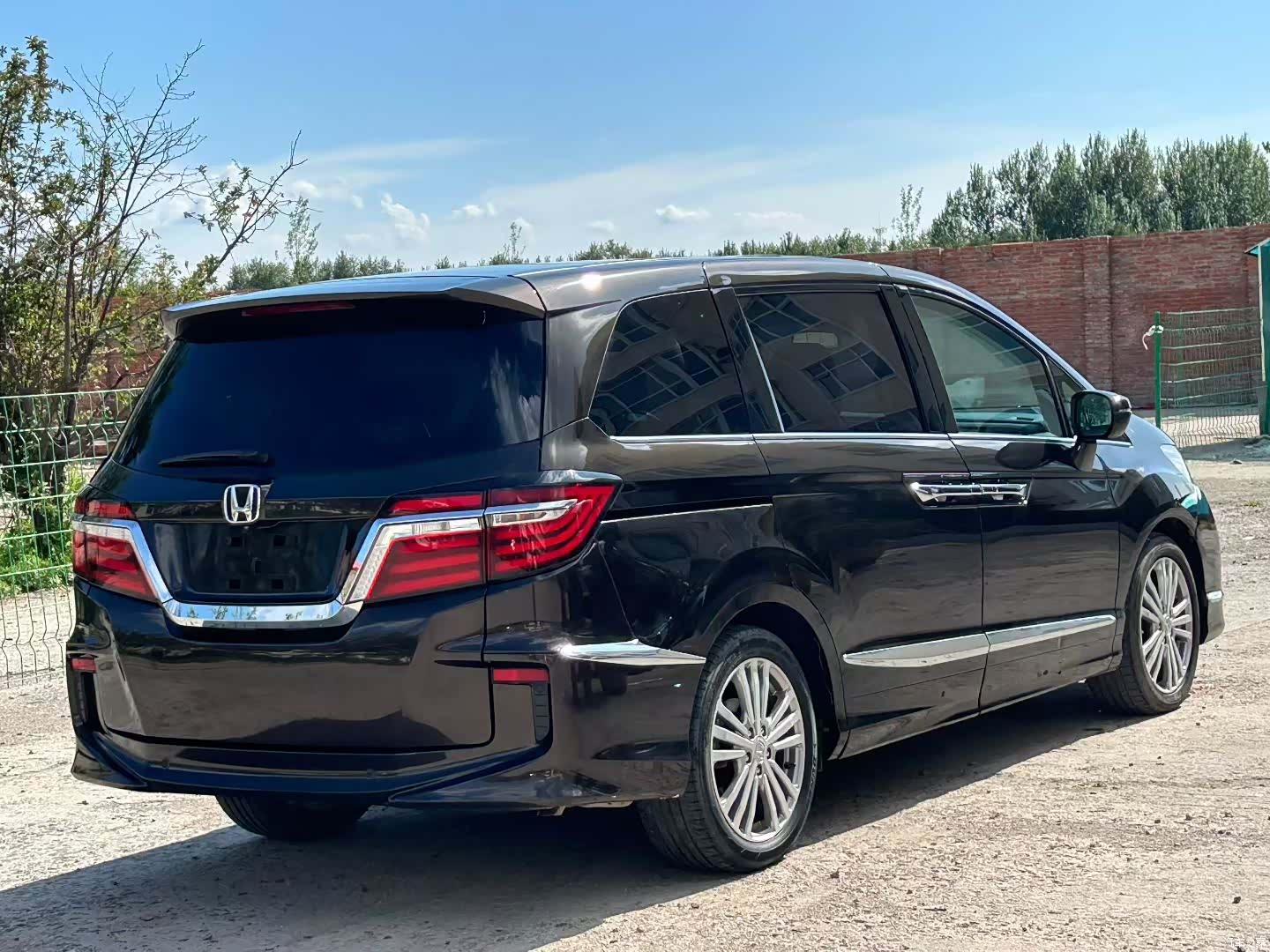 Honda Elysion, 2017 4