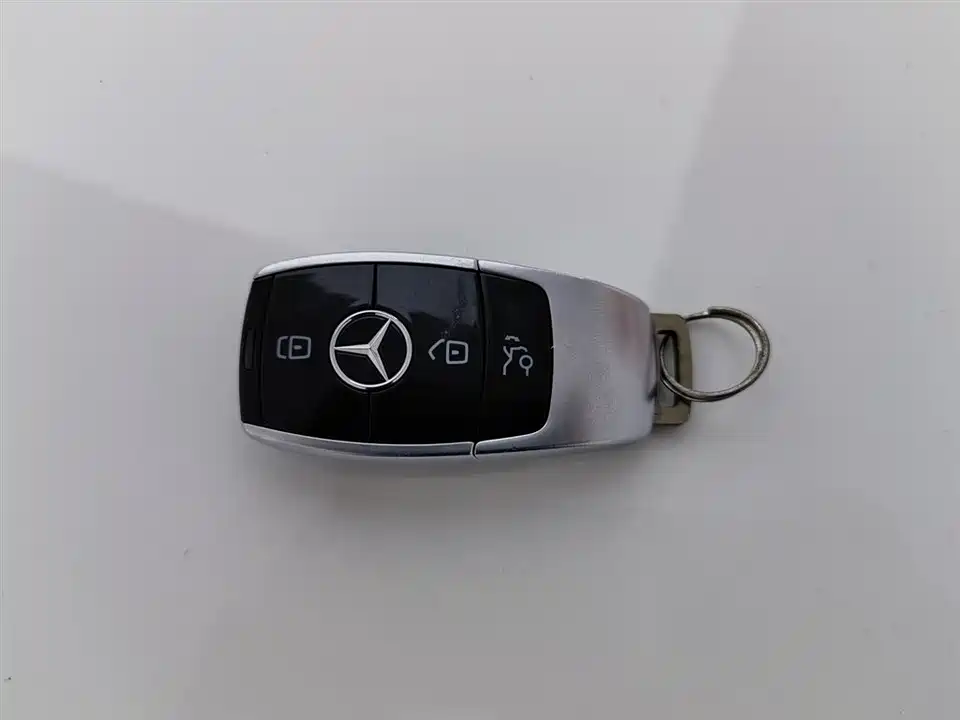 Mercedes-Benz CLS Mercedes-Benz CLS