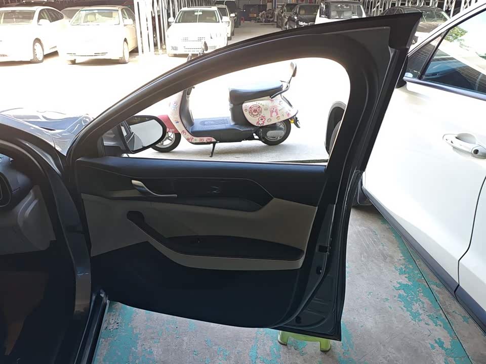 BYD Qin Yuan BYD Qin Yuan