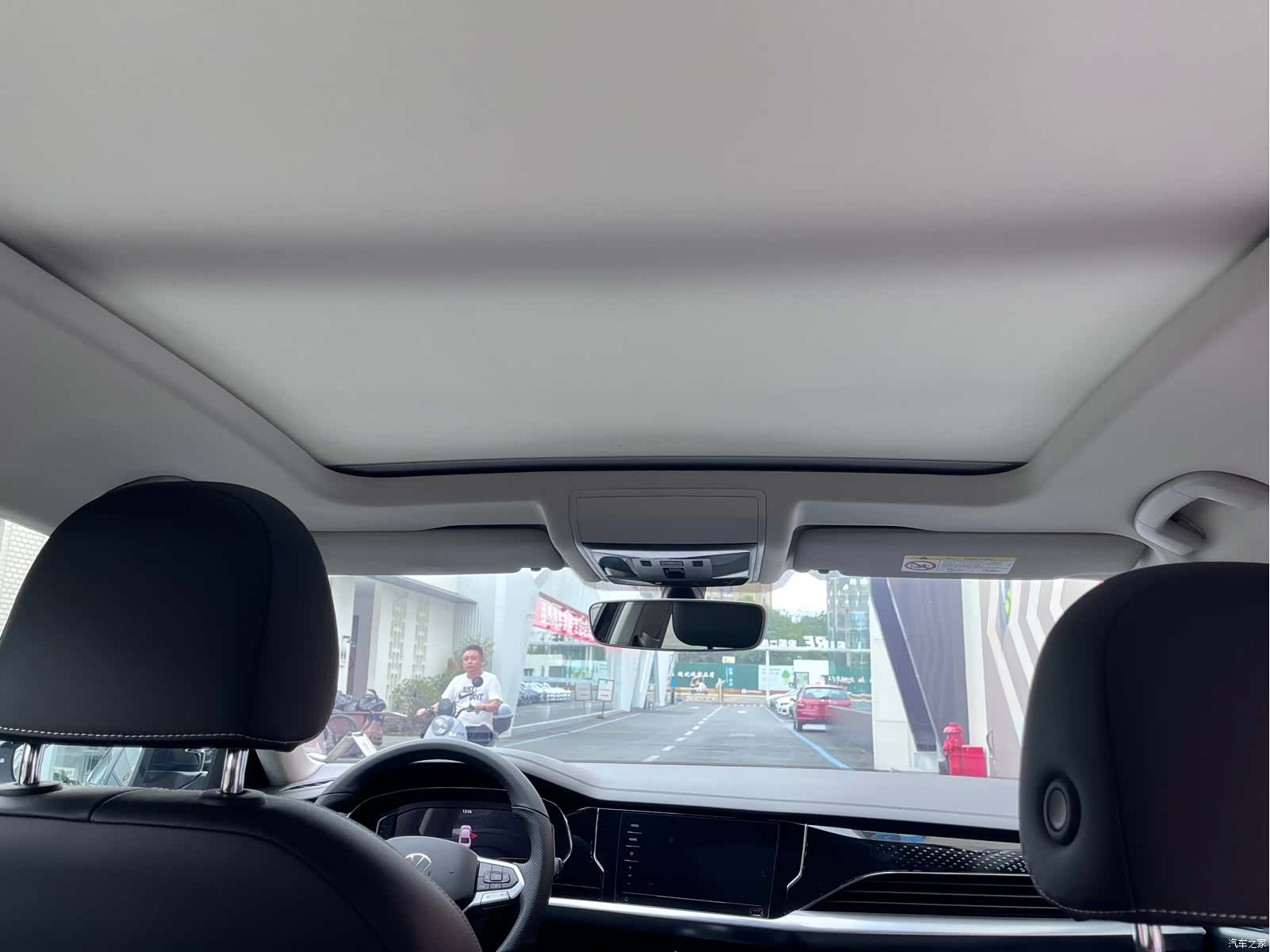 Volkswagen Passat, 2022 13