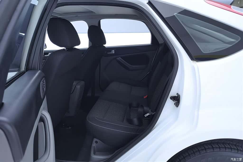 Ford Focus, 2015 11