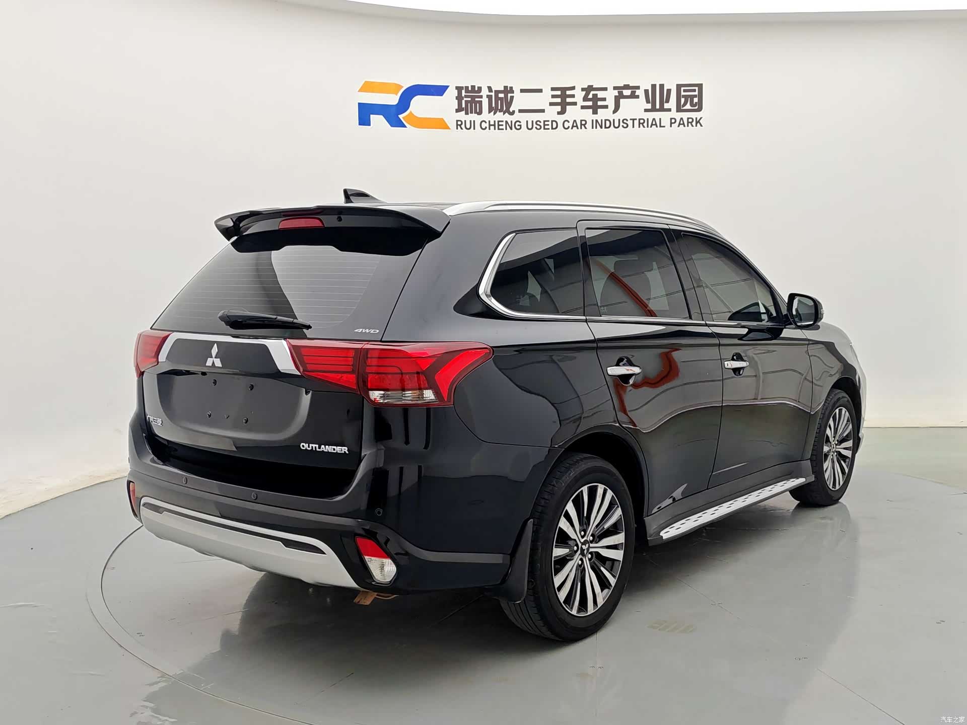 Mitsubishi Outlander, 2023 16