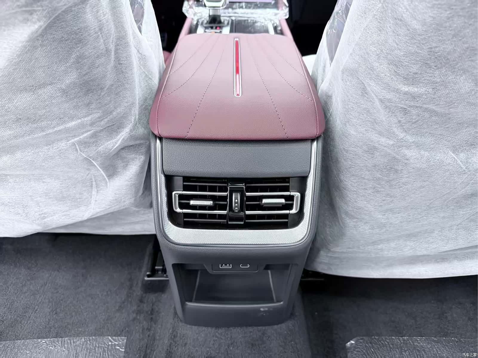 Hongqi H5, 2026 11