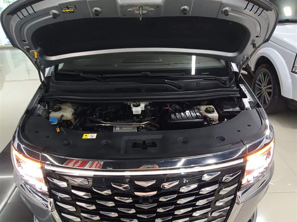 JAC Refine Ruifeng RF8 PHEV
