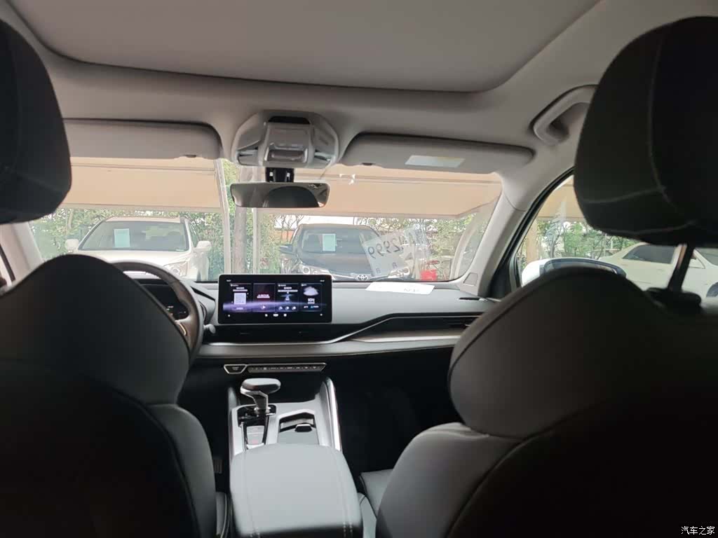 Geely Preface, 2022 18