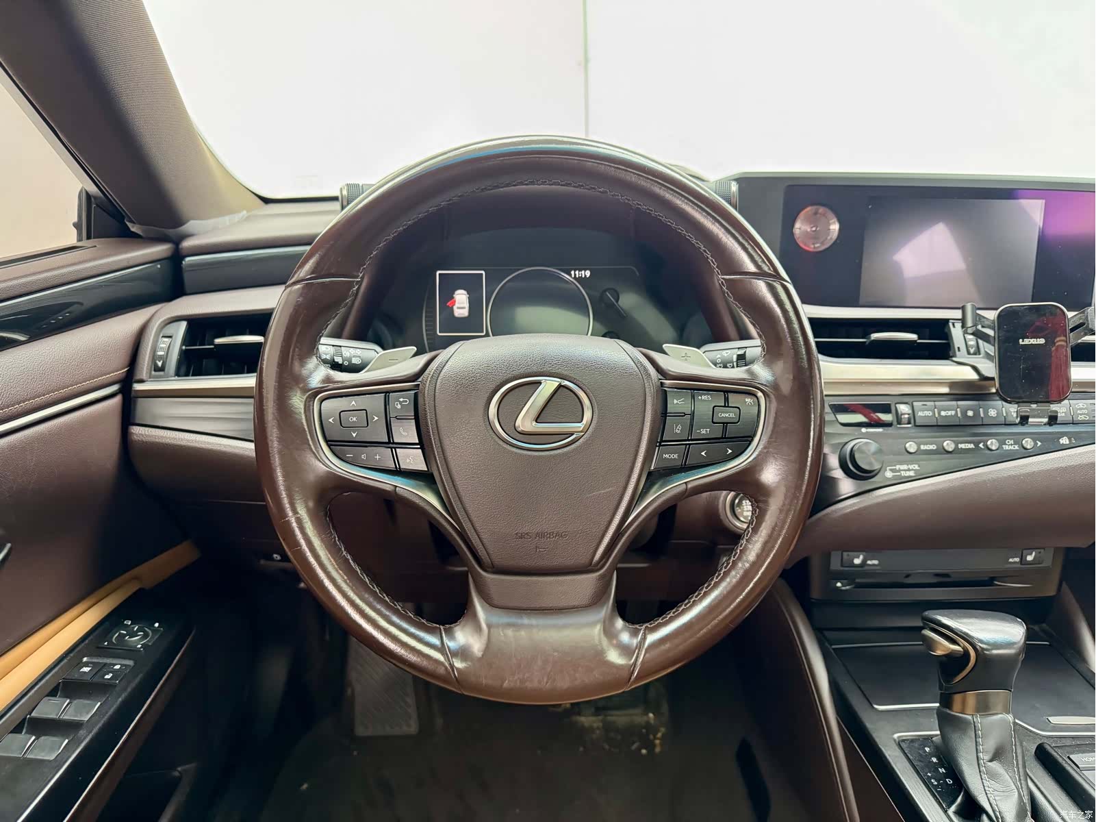 Lexus ES, 2019 16