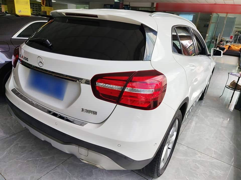 Mercedes-Benz GLA