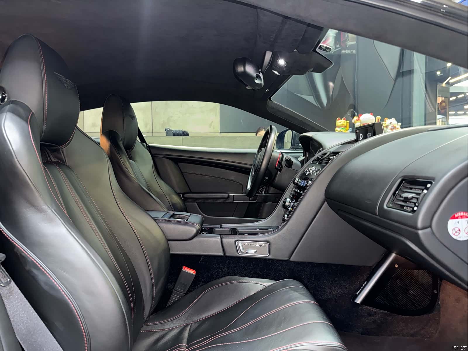 Aston Martin DB9, 2015 19