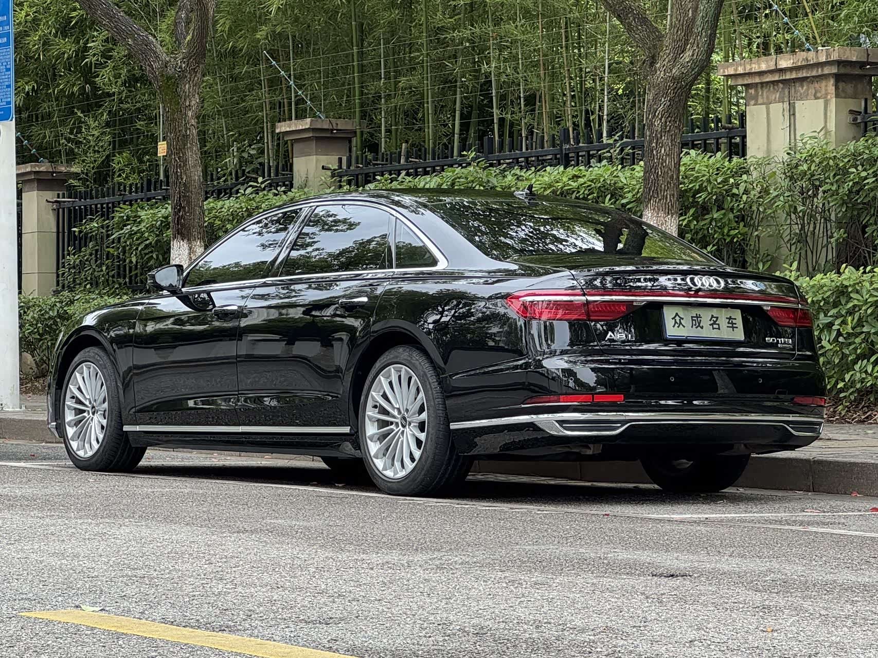 Audi A8L, 2022 4