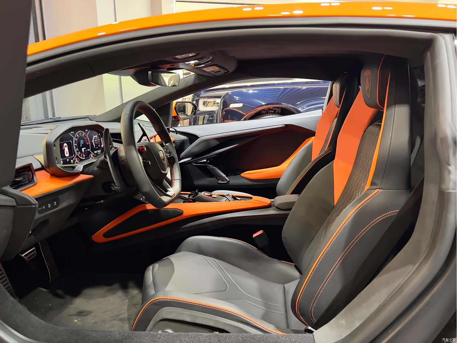 Lamborghini Revuelto, 2025 13