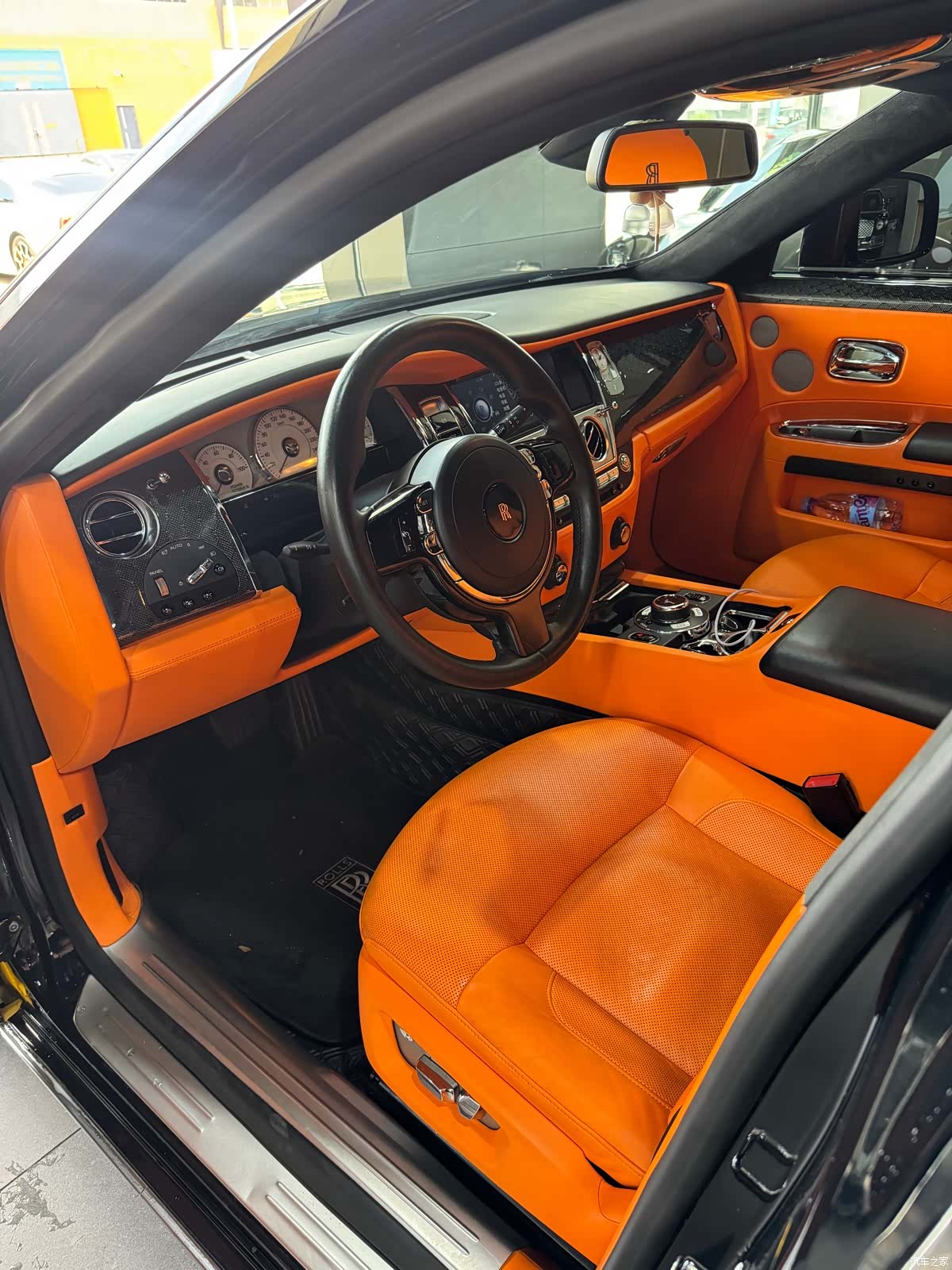 Rolls-Royce Ghost, 2011 все фото