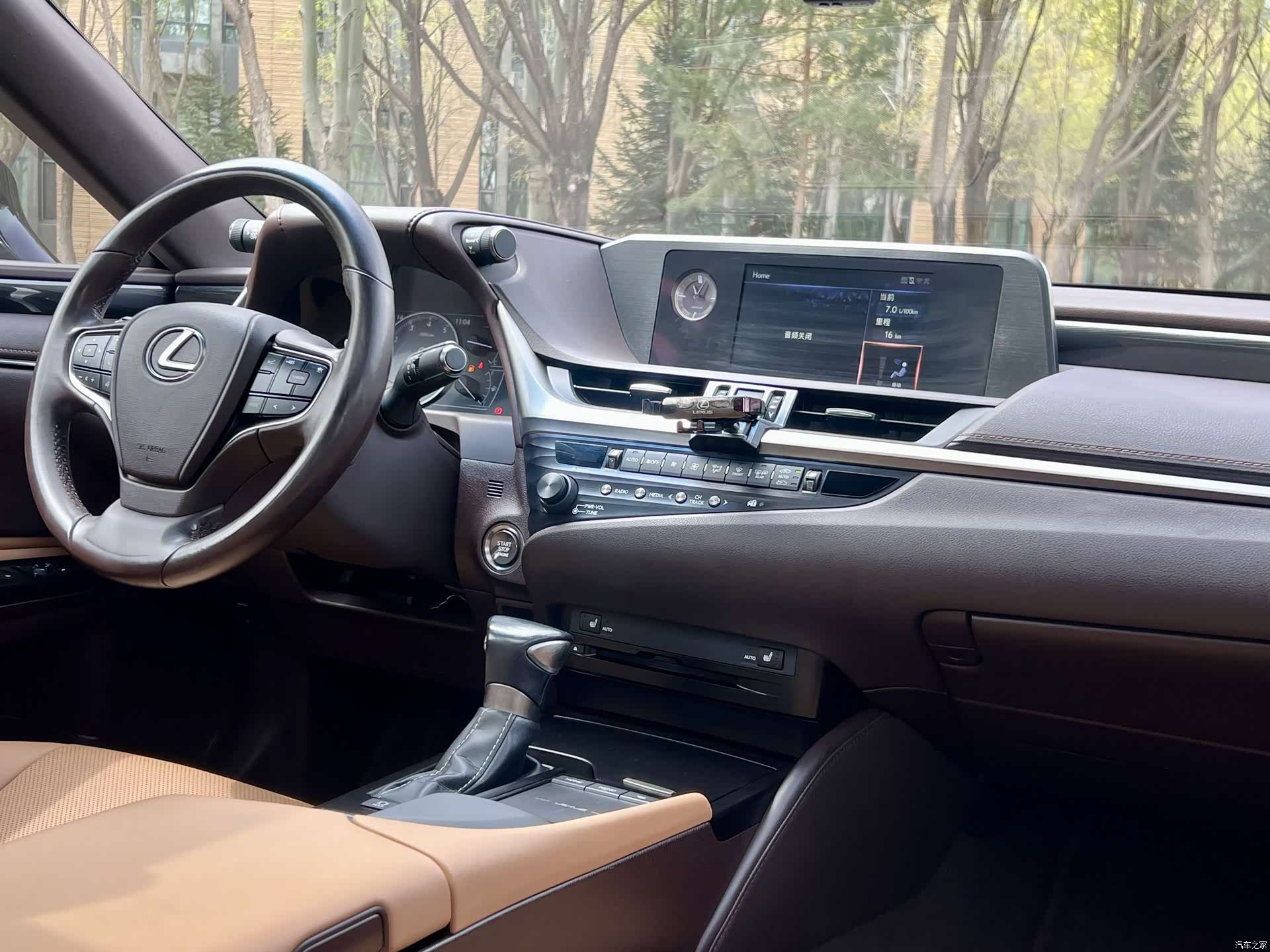 Lexus ES, 2020 14