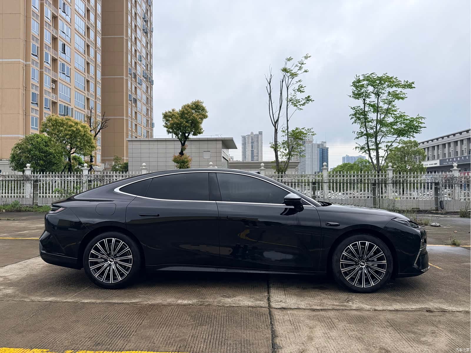 Geely 8, 2025 все фото