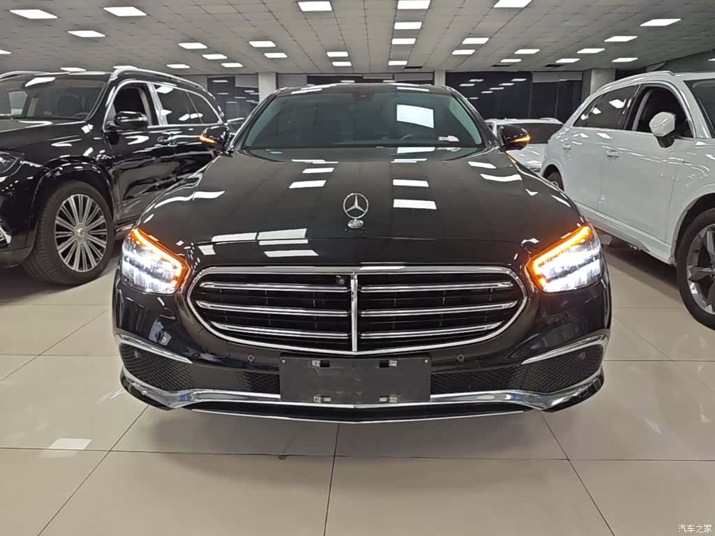 Mercedes-Benz E-Class, 2023 3
