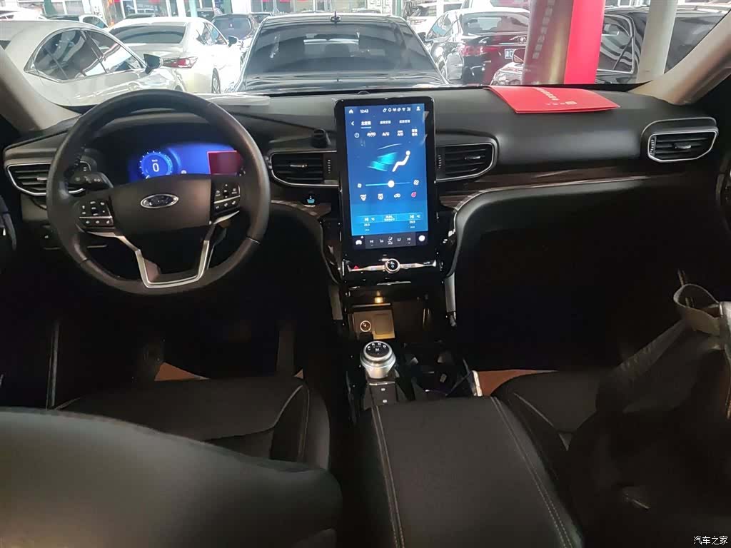 Ford Explorer, 2021 6