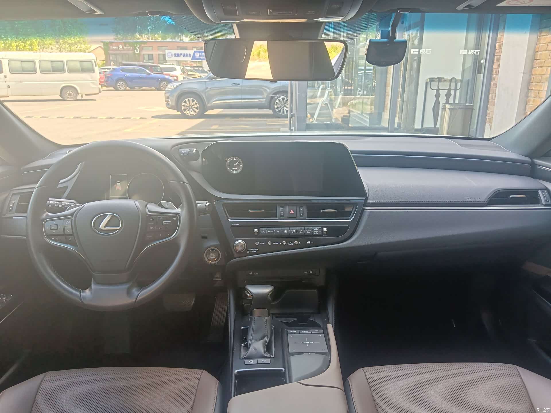 Lexus ES, 2022 19