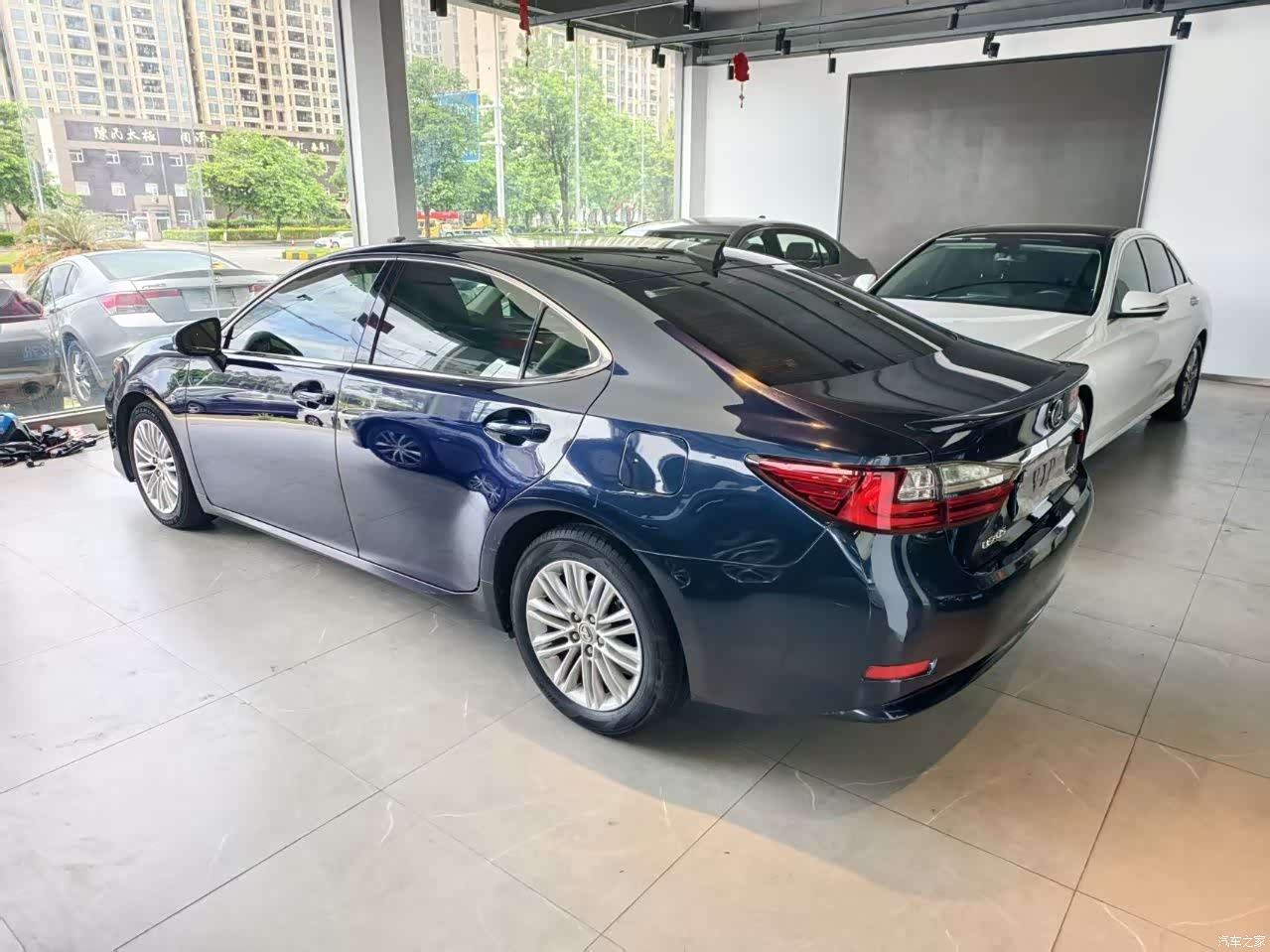 Lexus ES, 2017 7