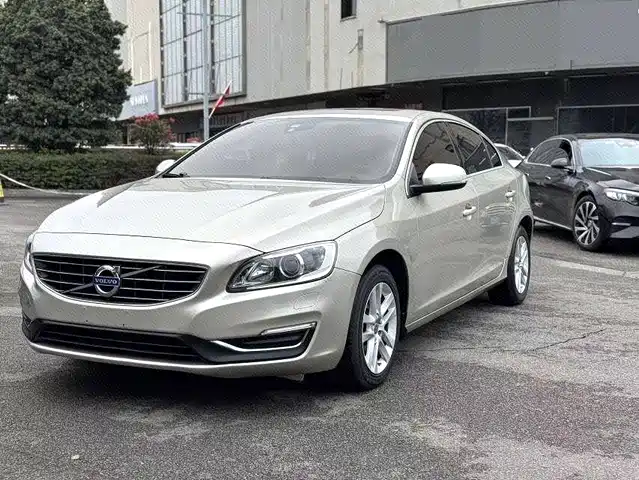 Volvo S60 2016 — купить из Китая под заказ