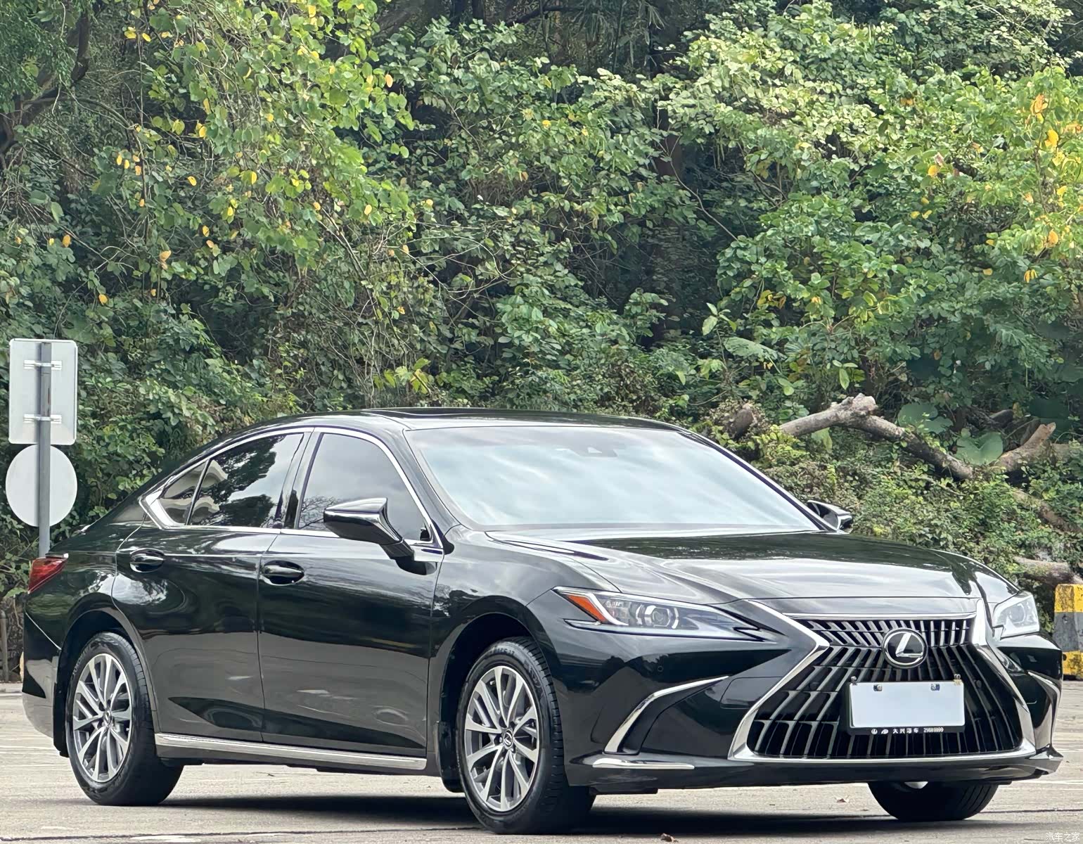 Lexus ES, 2024 3