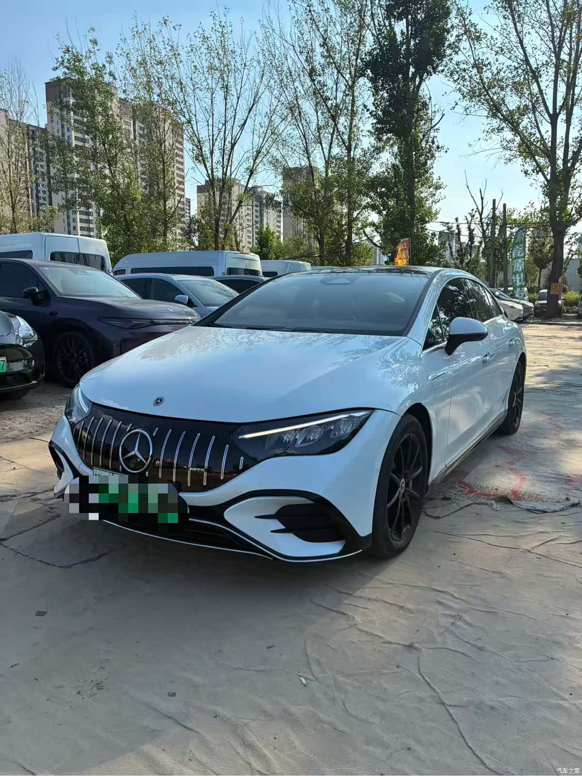 Mercedes-Benz EQE, 2024 1