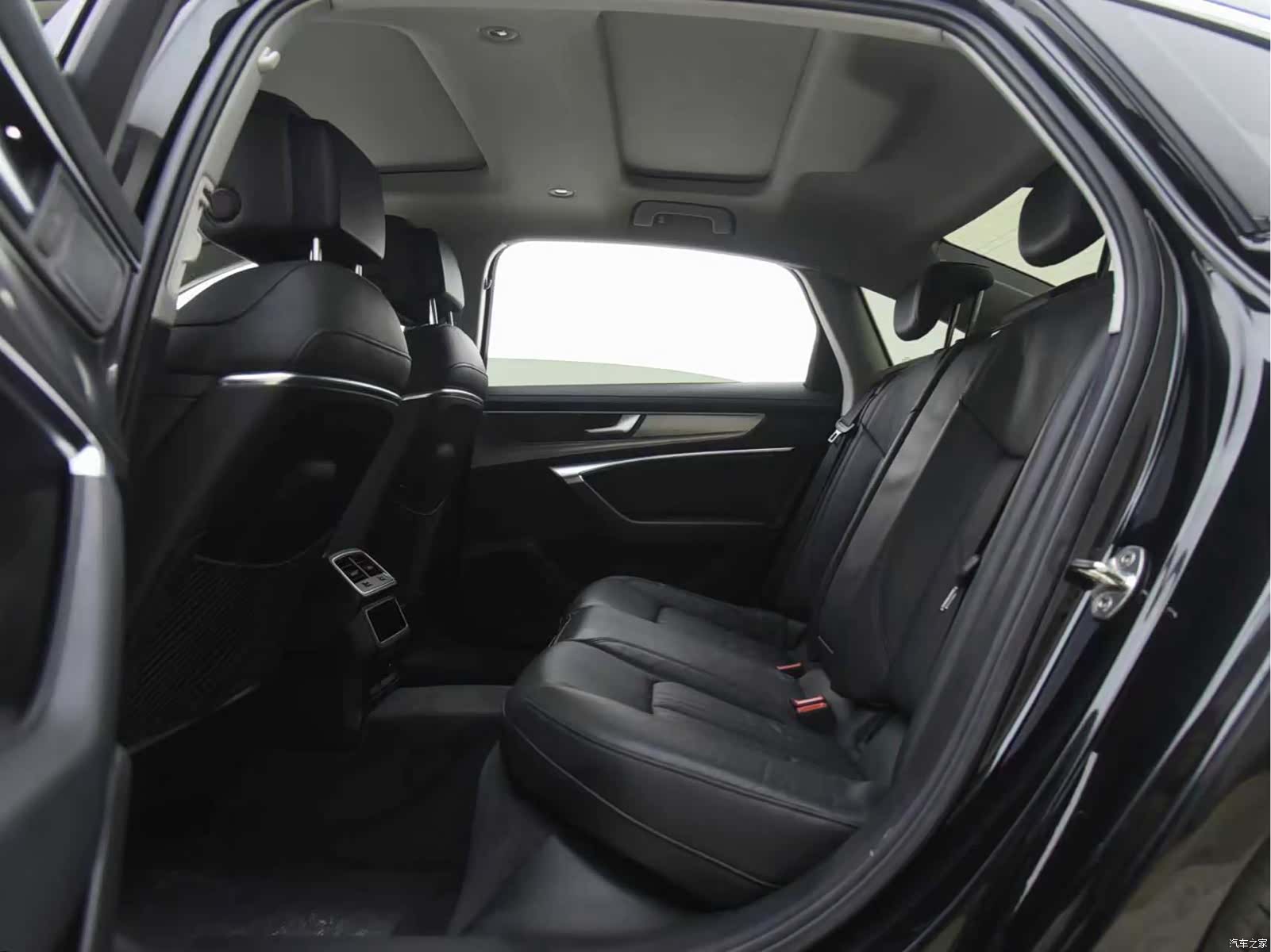 Audi A6L, 2019 9