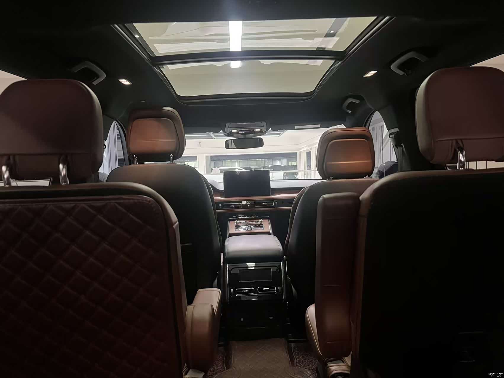 Lincoln Aviator, 2022 6
