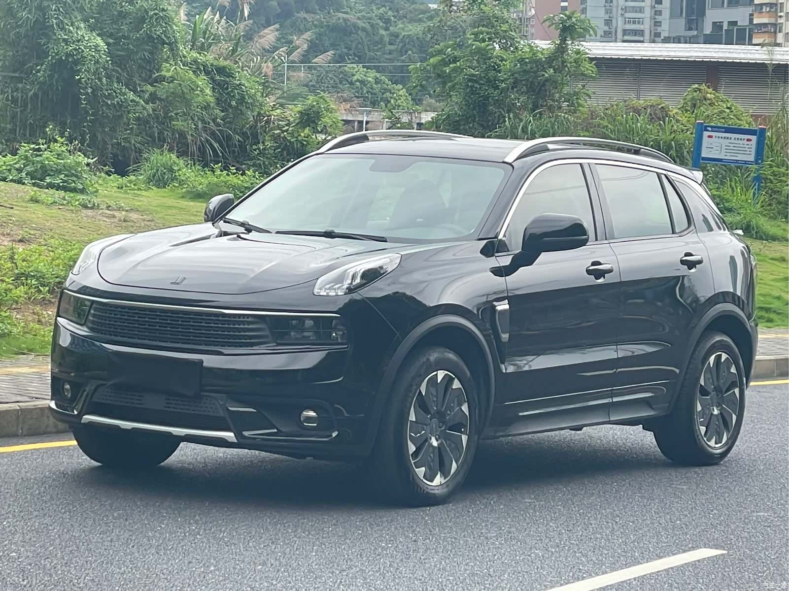 Lynk & Co 01