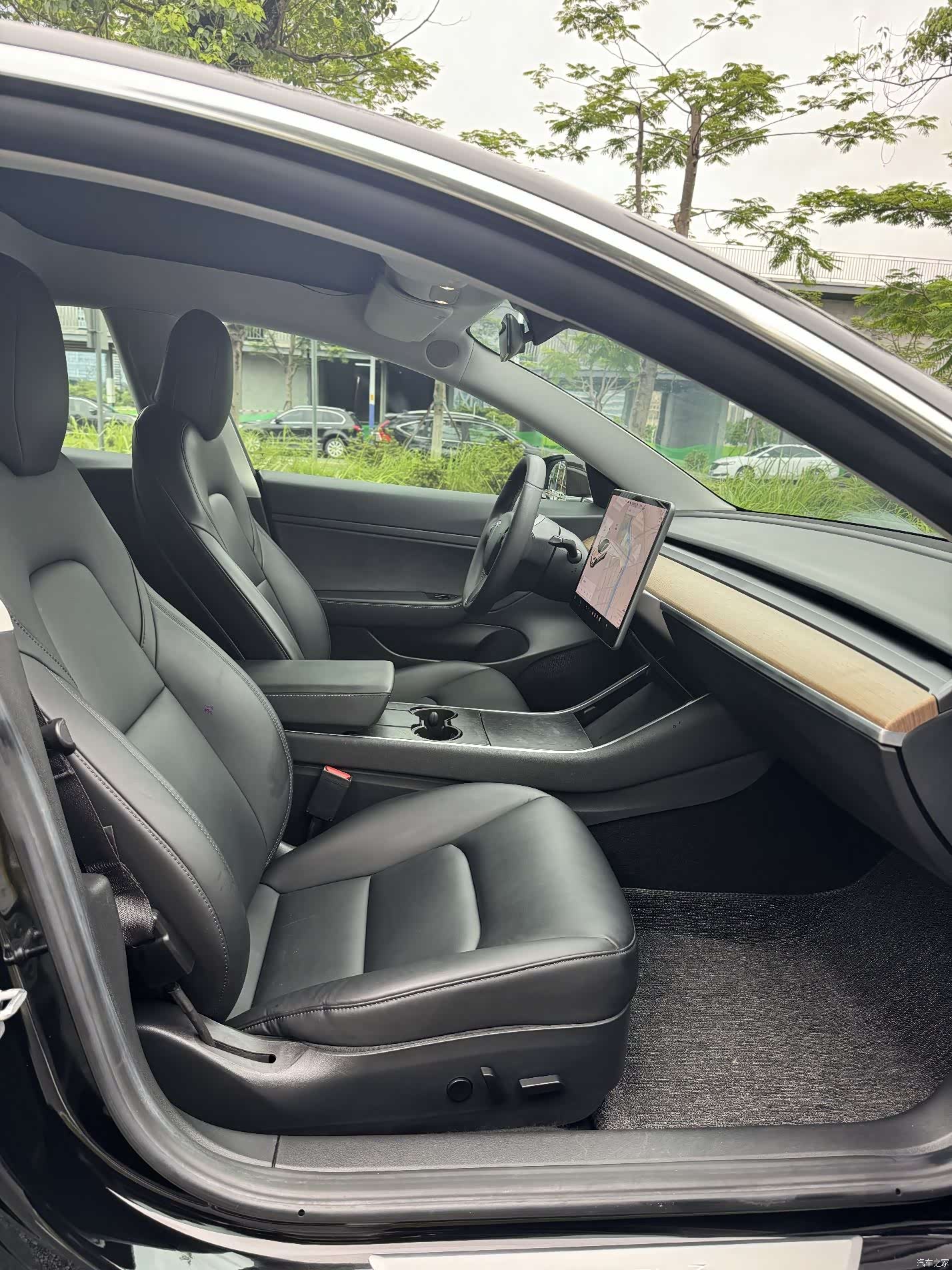 Tesla Model 3, 2020 17