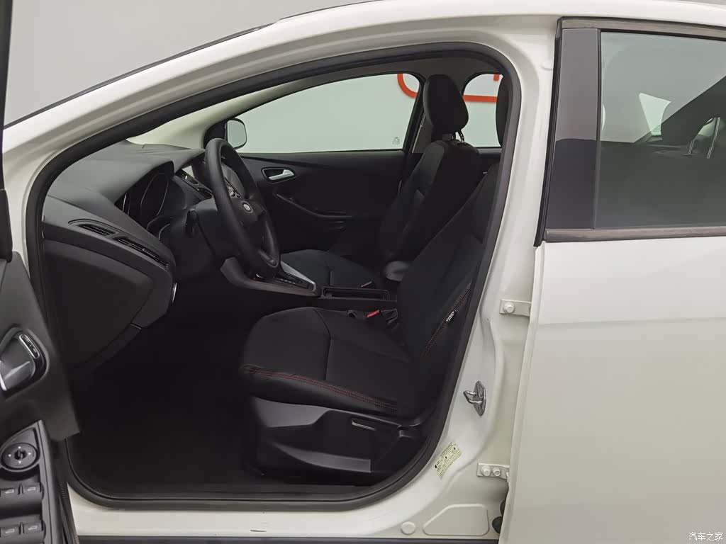 Ford Focus, 2017 10