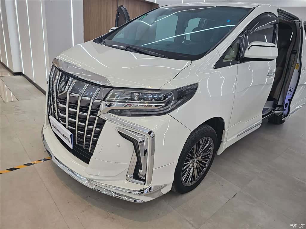 Toyota Alphard, 2014 1