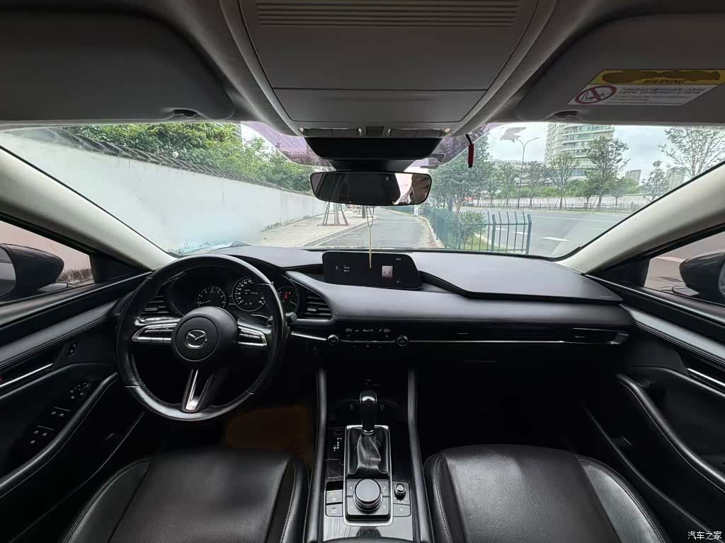 Mazda Mazda3, 2021 10
