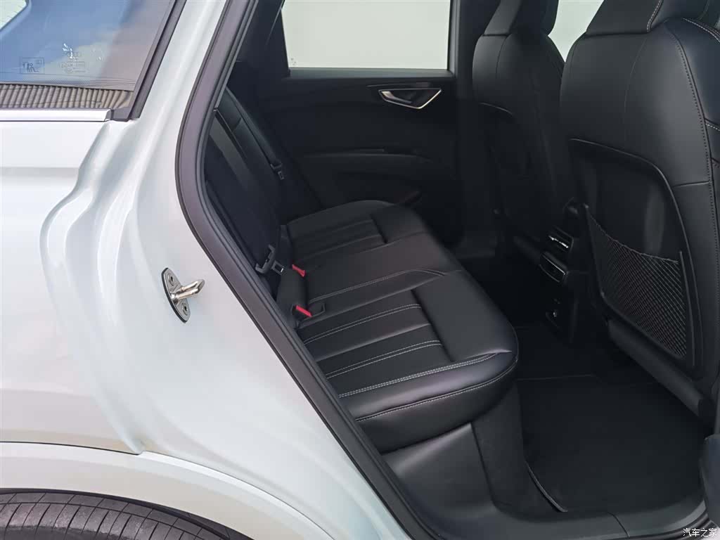 Audi Q4 e-tron, 2024 25