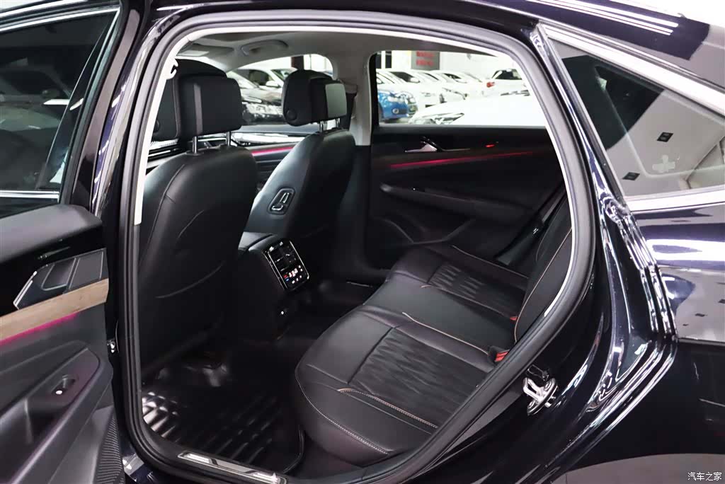 Volkswagen Passat, 2021 все фото