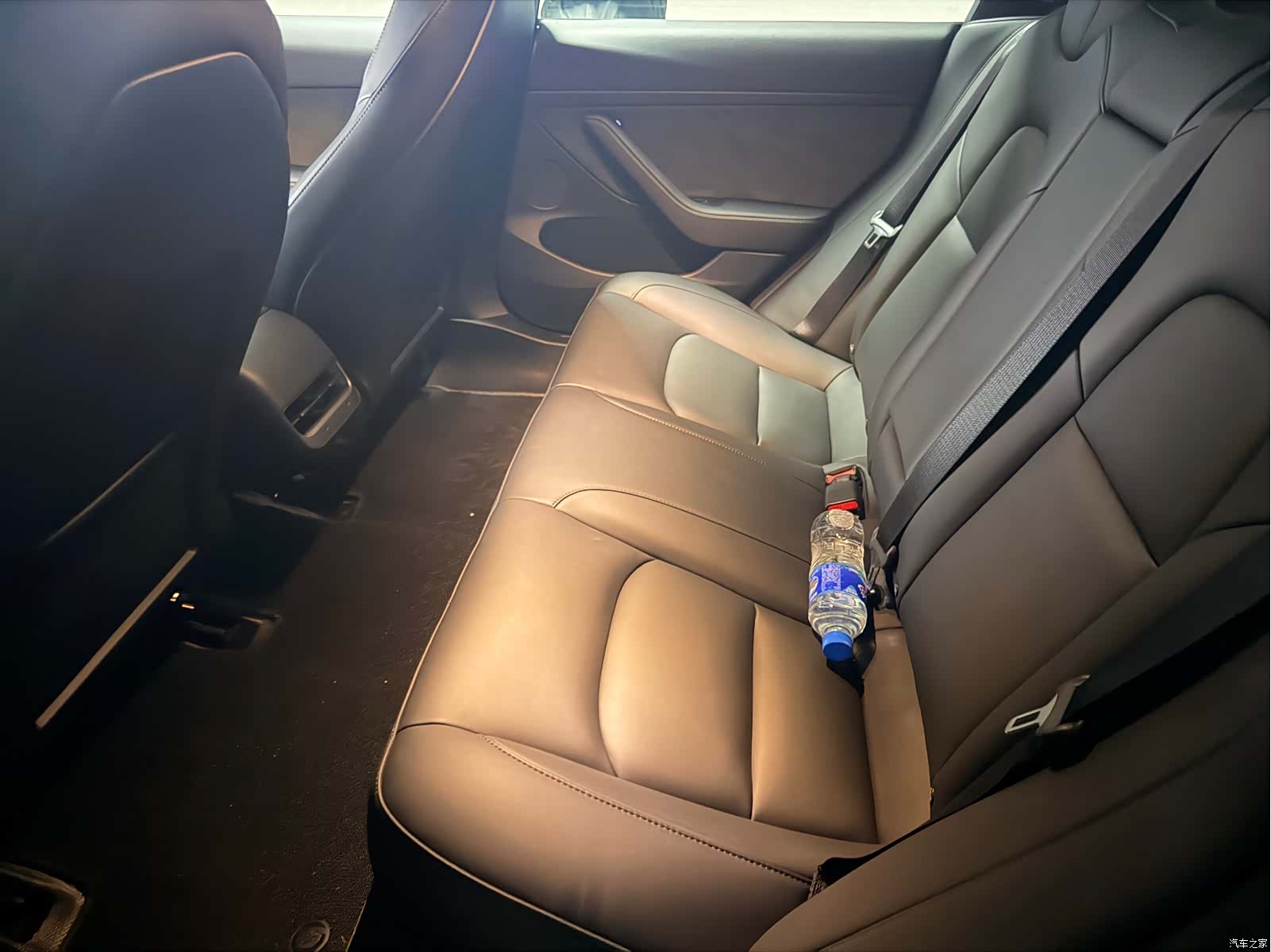Tesla Model 3, 2021 26
