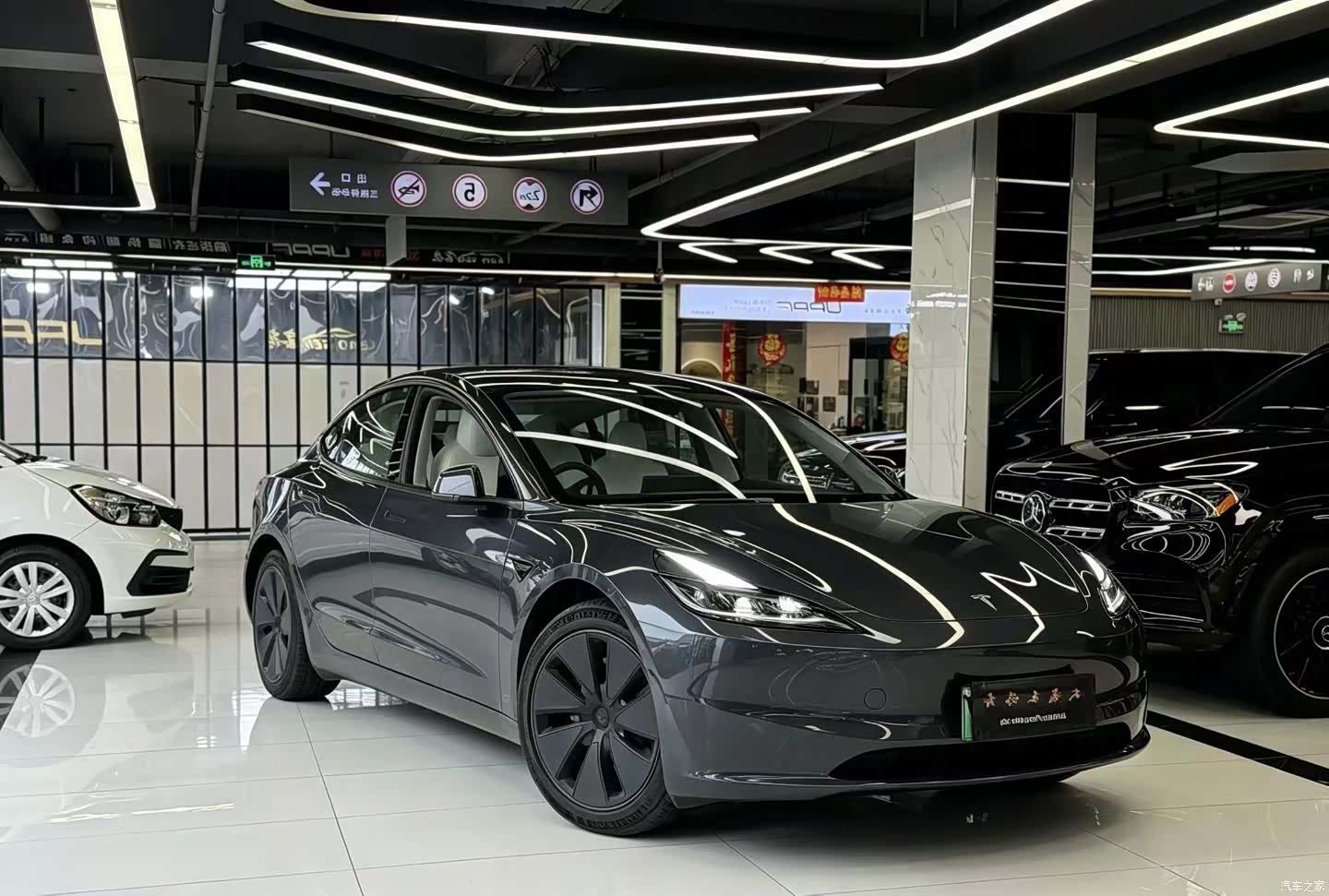 Tesla Model 3, 2025 3