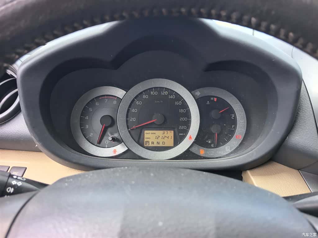 Toyota RAV4, 2011 11