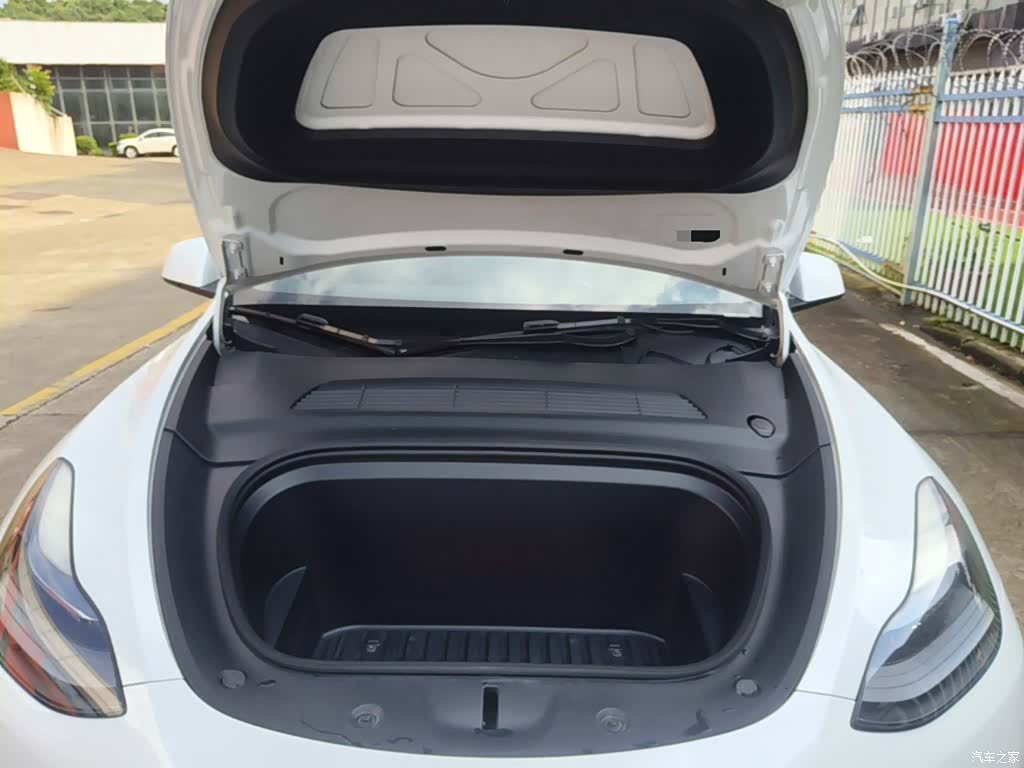 Tesla Model Y, 2022 20