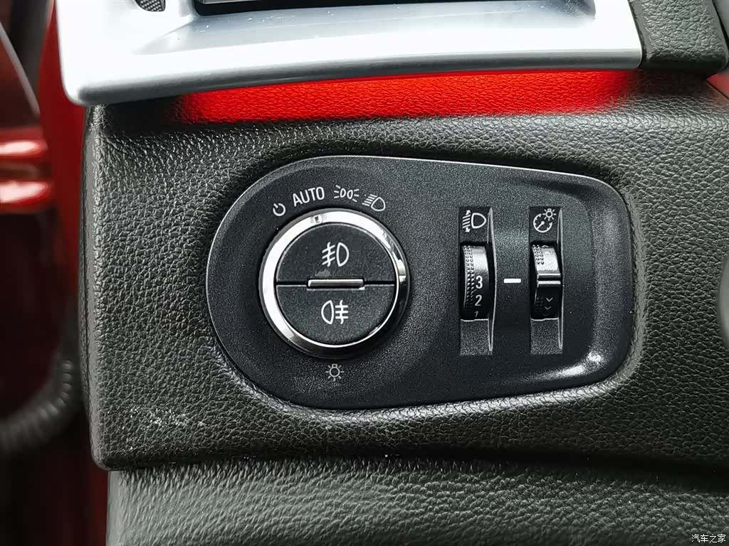 Cadillac SRX, 2013 21