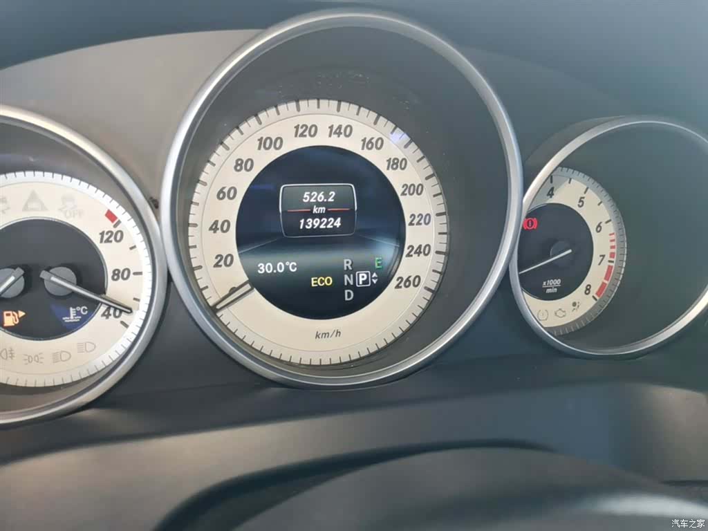 Mercedes-Benz E-Class, 2015 12