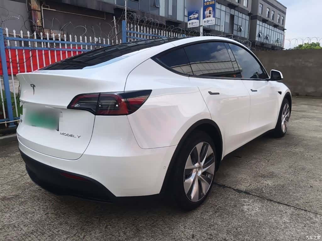 Tesla Model Y, 2022 7