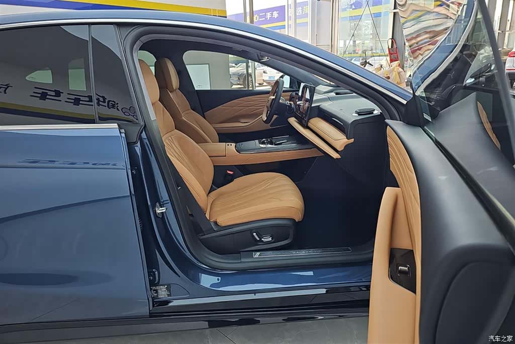 Geely 8, 2025 8