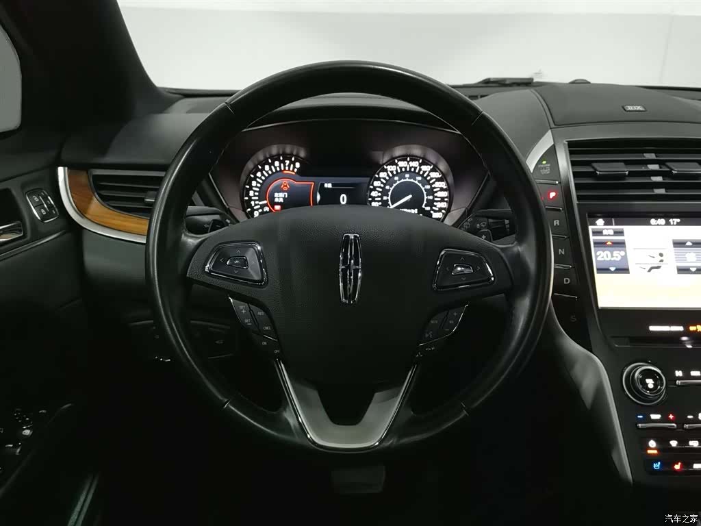 Lincoln MKC, 2019 11