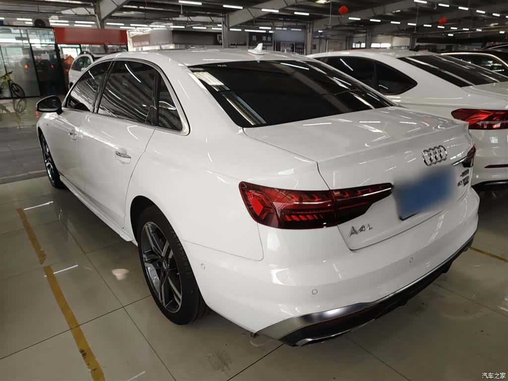 Audi A4L, 2021 все фото